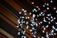 Dekorativní LED strom s květy 1,5 m, studená bílá