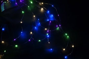 Vánoční dekorativní osvětlení – drátky - 48 LED barevné Vánoční dekorativní osvětlení – drátky - 48 LED barevné