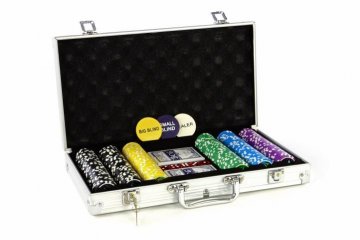 Pokerový set v praktickém kufříku ULTIMATE 300 žetonů Pokerový set v praktickém kufříku ULTIMATE 300 žetonů