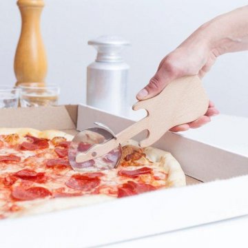 Kráječ na pizzu pro kytaristu Kráječ na pizzu pro kytaristu
