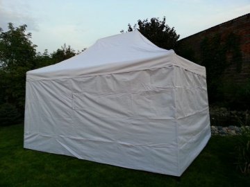 Zahradní párty stan DELUXE nůžkový + boční stěna - 3 x 4,5 m bílá Zahradní párty stan DELUXE nůžkový + boční stěna - 3 x 4,5 m bílá