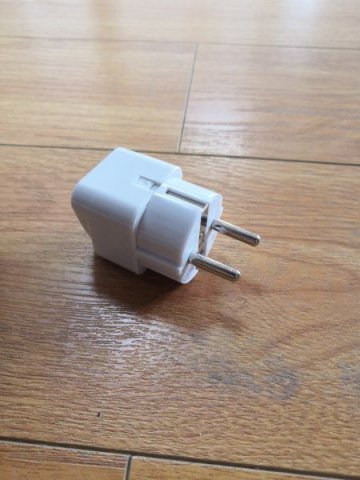Cestovní adaptér / redukce UK->EU Cestovní adaptér / redukce UK->EU