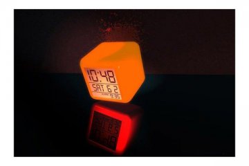 LED budík s barevnými efekty LED budík s barevnými efekty