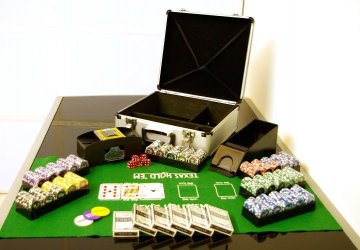 Poker set 600 ks žetonů OCEAN s příslušenstvím Poker set 600 ks žetonů OCEAN s příslušenstvím
